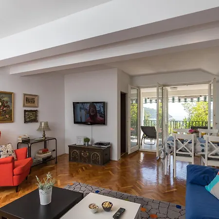 Dubo - One Bedroom With Balcony *